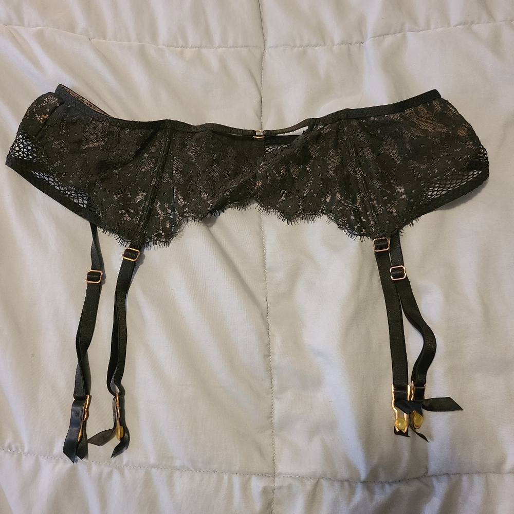VS Garter Belt